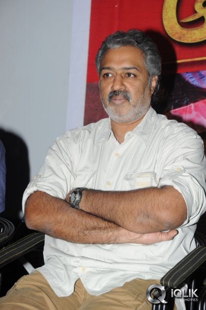 Aadu-Magadura-Bujji-Platinum-Disc-Function